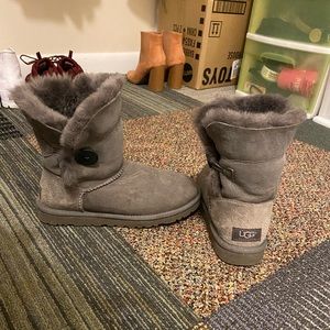 Gray Ugg boots in good condition